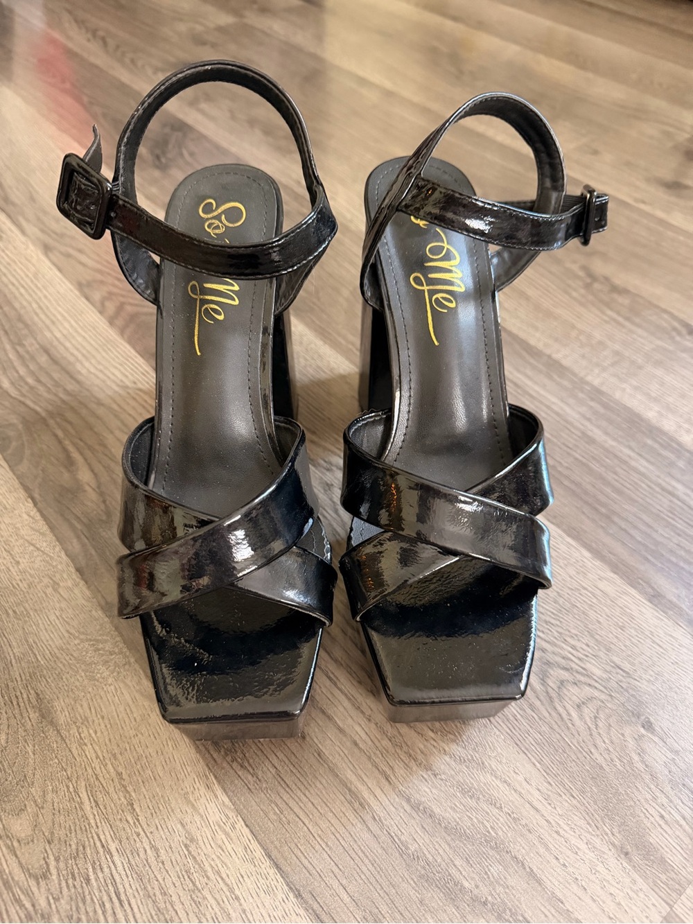 So Me Black Patent Crisscross Block Heel Sandals